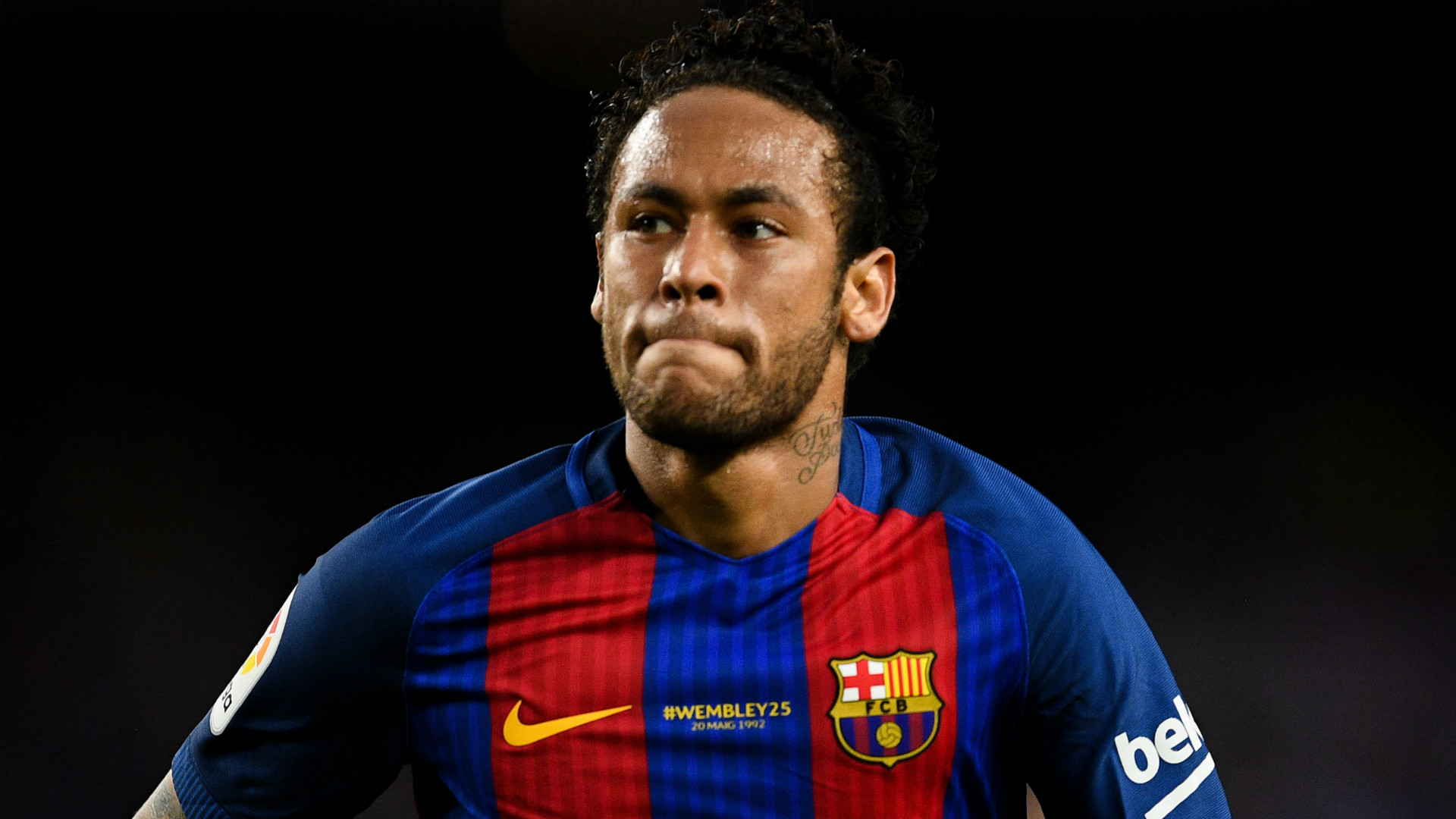 Neymar, Barcelona ile sözleşme yeniledi Neymar, Barcelona ile sözleşme yeniledi